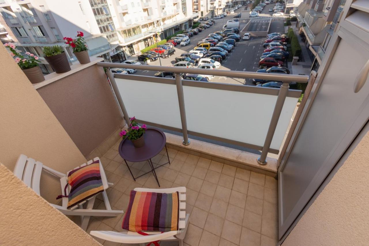 Lux City Apartment With Parking Подгорица Экстерьер фото